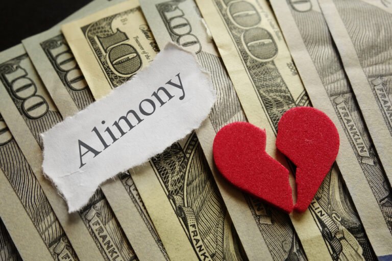 Alimony and Legal Issues When Getting a Divorce While Living With Someone Else Alimony and Legal Issues When Getting a Divorce While Living With Someone Else